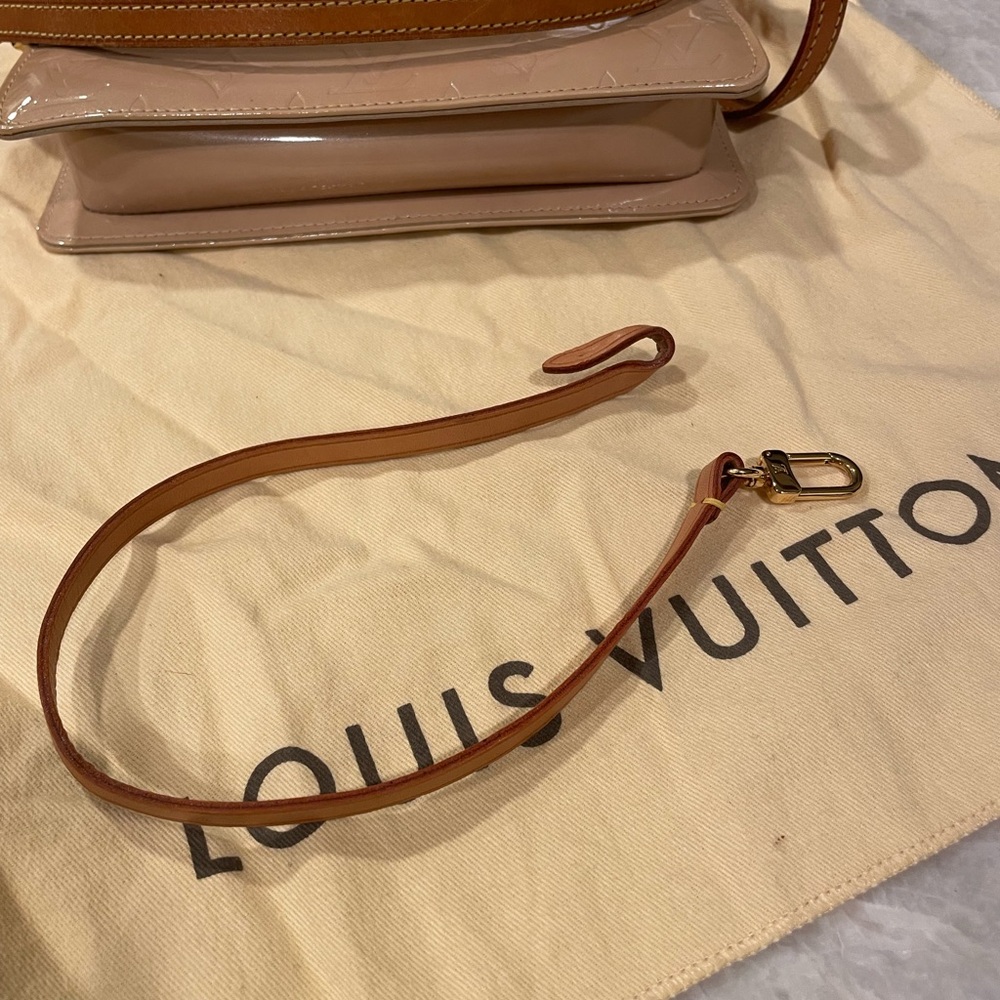 Louis Vuitton Vernis Lexington Patent Leather Bag - Picture 10 of 13